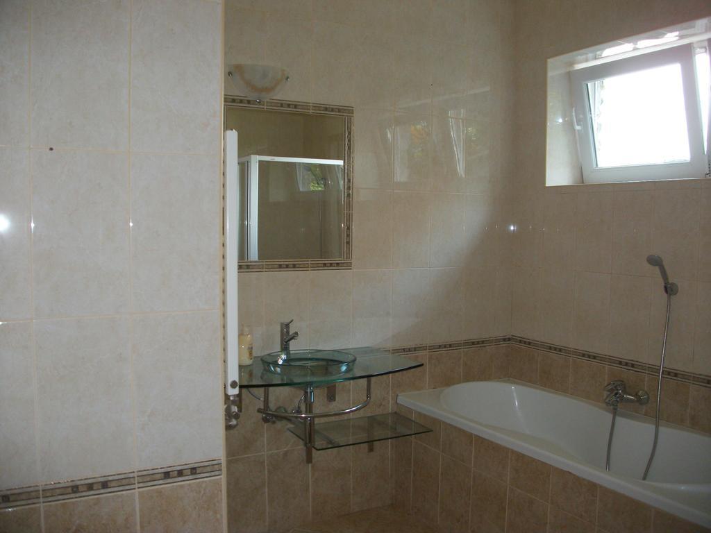Eden Ii. Hotel Miskolc Ngoại thất bức ảnh