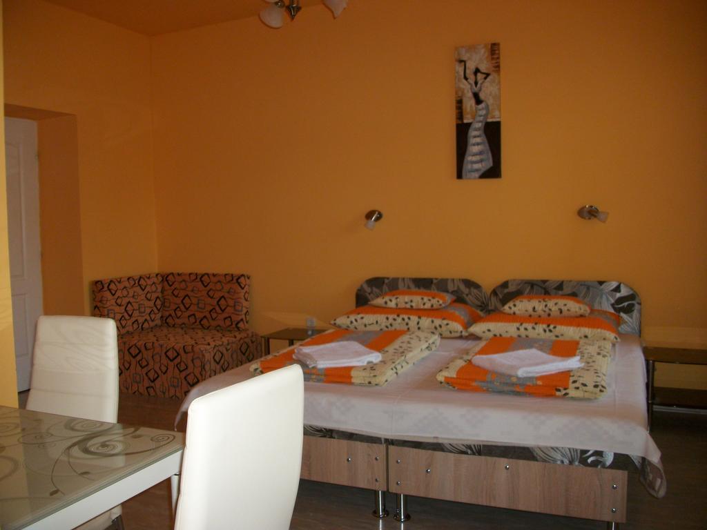 Eden Ii. Hotel Miskolc Ngoại thất bức ảnh