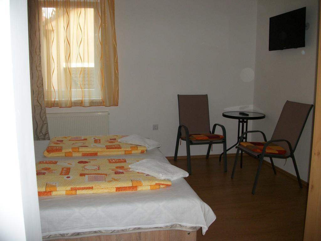 Eden Ii. Hotel Miskolc Ngoại thất bức ảnh