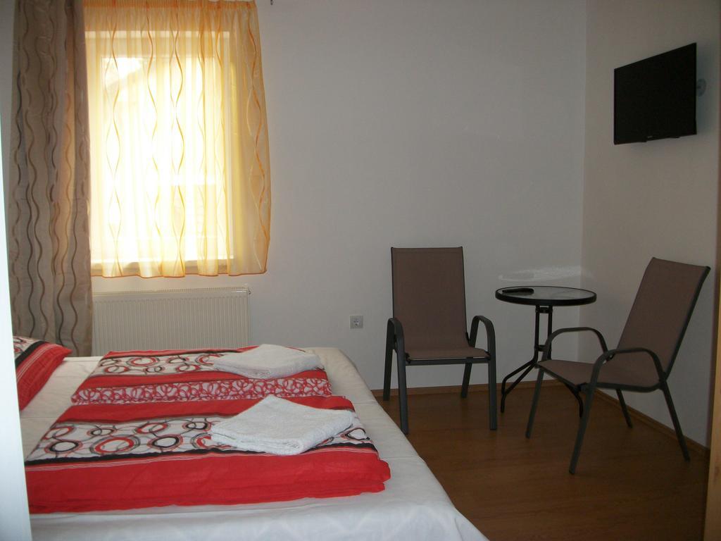 Eden Ii. Hotel Miskolc Ngoại thất bức ảnh