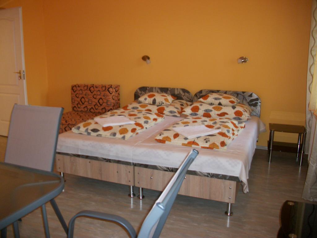 Eden Ii. Hotel Miskolc Ngoại thất bức ảnh