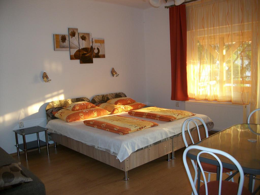 Eden Ii. Hotel Miskolc Ngoại thất bức ảnh
